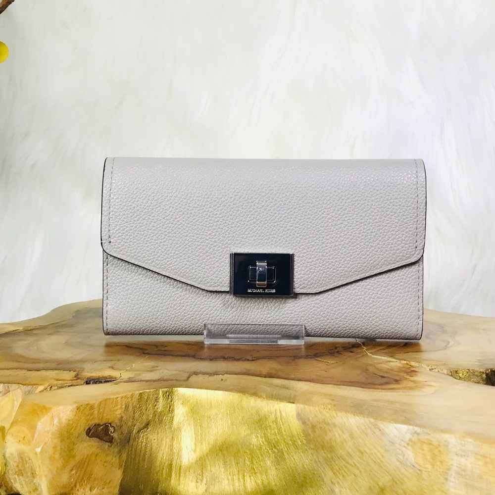Michael Kors Cassie Large Trifold Wallet - Picture 1 of 8